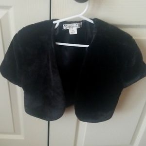 Girls size 10 black Faux fur Knitworks cropped shawl